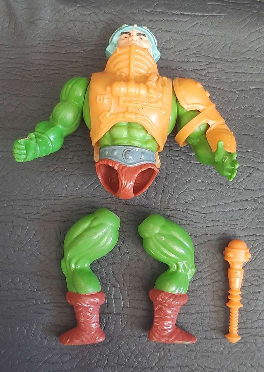 MASTERS OF THE UNIVERSE  MAN-AT-ARMS (1982 FIRST WAVE EDITION)