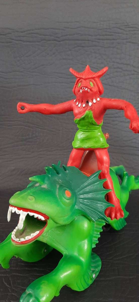 VINTAGE BATTLE BEAST RIDER & AQUATIC DRAGON MOUNT  1980s TAKARA/HASBRO ERA