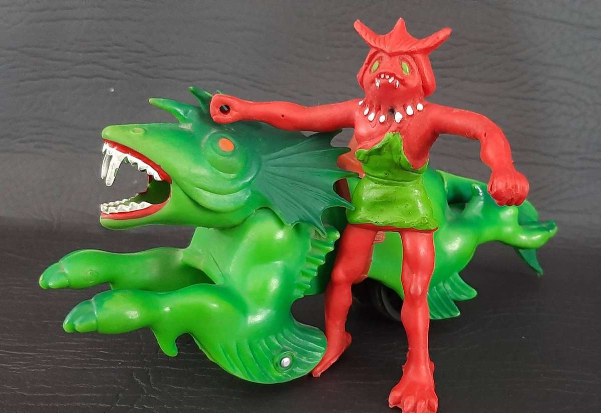 VINTAGE BATTLE BEAST RIDER & AQUATIC DRAGON MOUNT  1980s TAKARA/HASBRO ERA