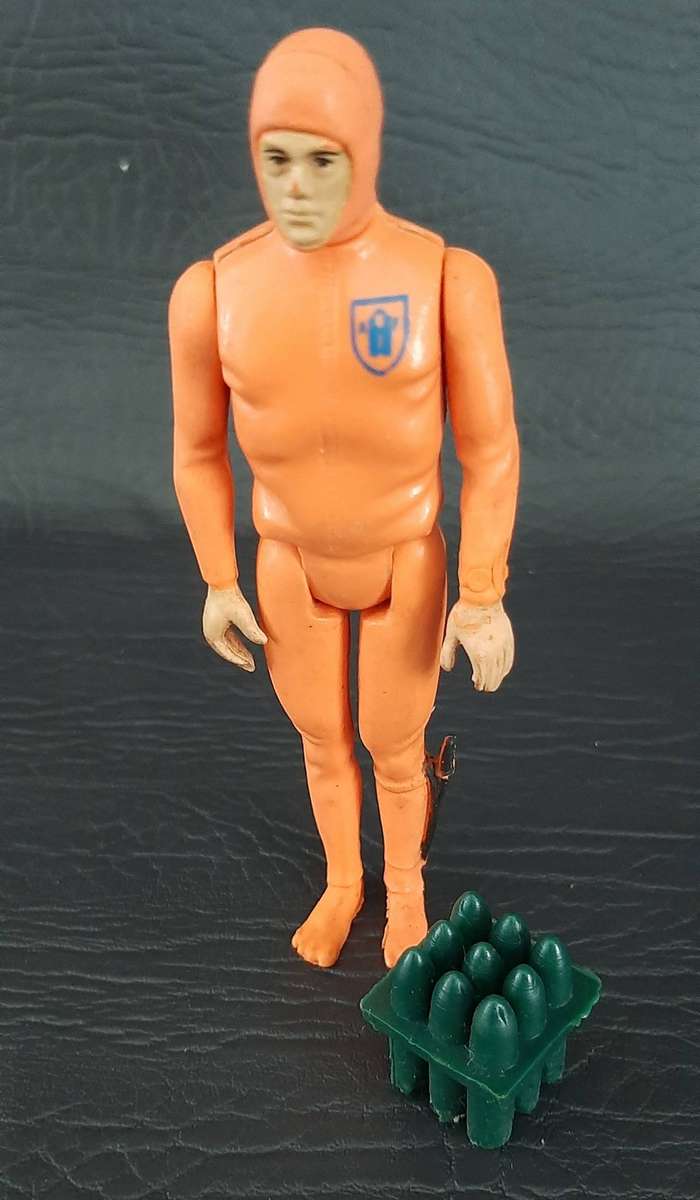 VINTAGE GI JOE SCUBA DIVER FIGURE  SMALL SCALE