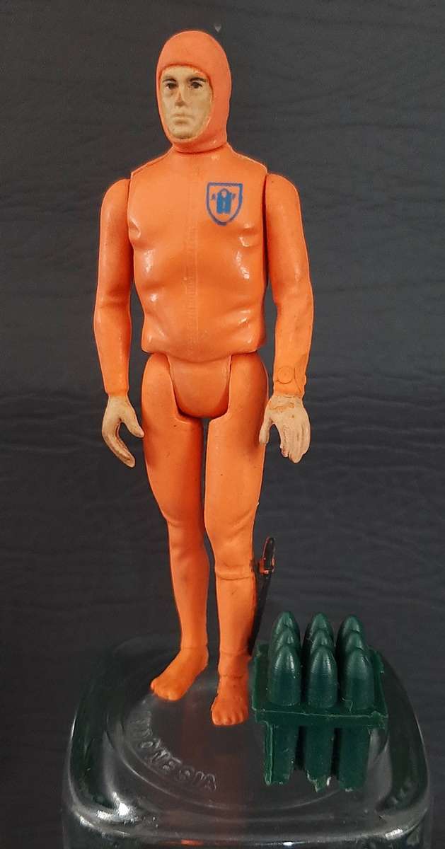 VINTAGE GI JOE SCUBA DIVER FIGURE  SMALL SCALE