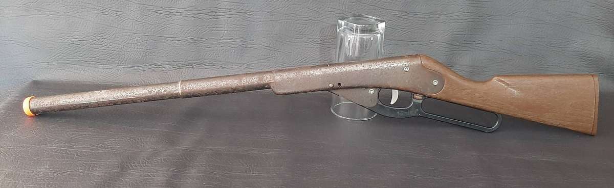 VINTAGE DAISY GUN  NON-PROJECTILE, COCKS & TRIGGER PULLS, 76CM LONG