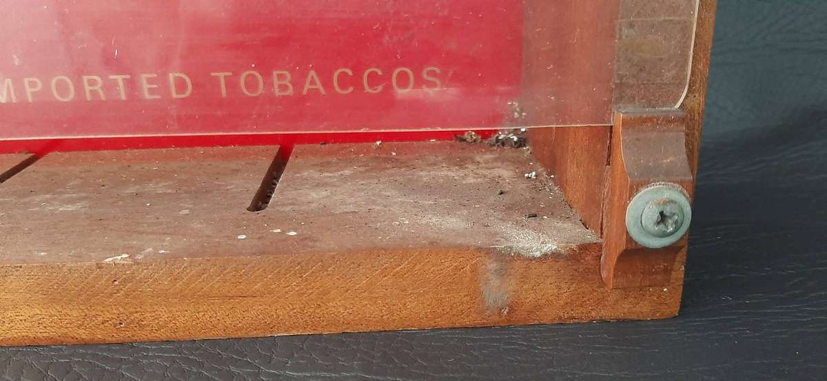 LEXINGTON CIGARETTE DISPLAY CASE  WOOD & PERSPEX, 63CM X 10CM X 45CM