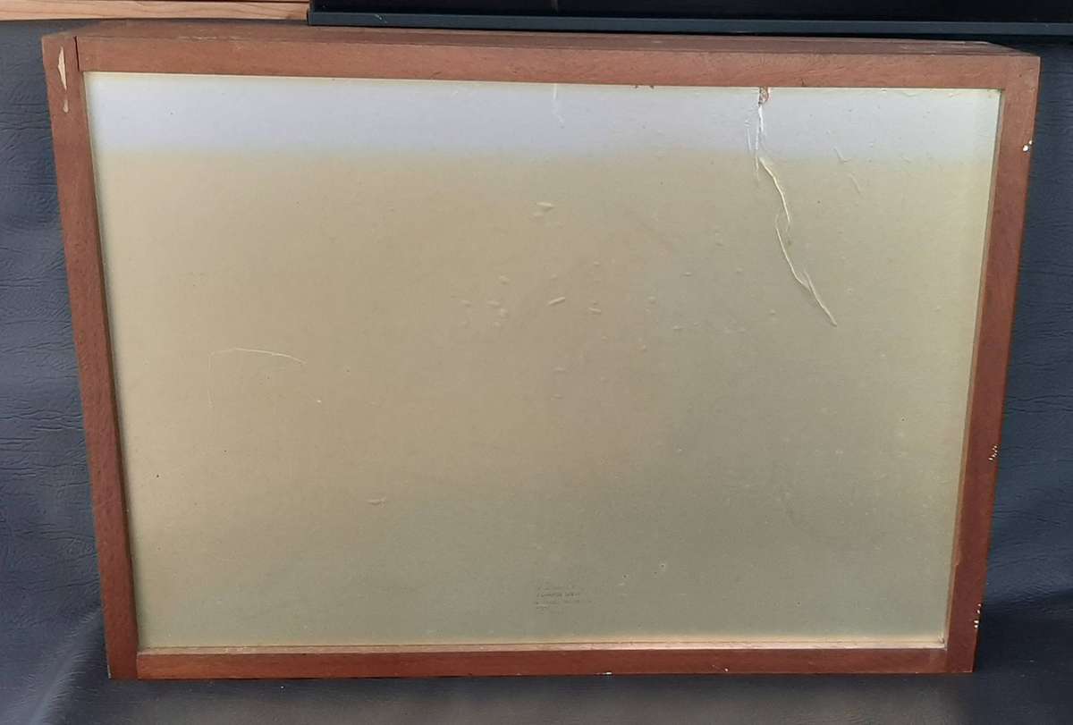 LEXINGTON CIGARETTE DISPLAY CASE  WOOD & PERSPEX, 63CM X 10CM X 45CM