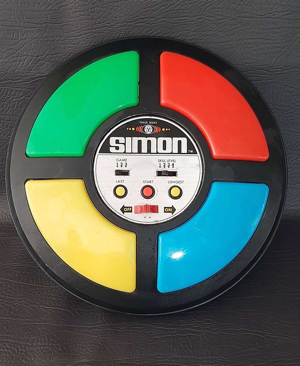 1978 MILTON BRADLEY SIMON ELECTRONIC MEMORY GAME  VINTAGE CLASSIC