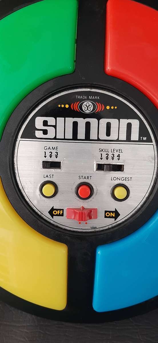 1978 MILTON BRADLEY SIMON ELECTRONIC MEMORY GAME  VINTAGE CLASSIC