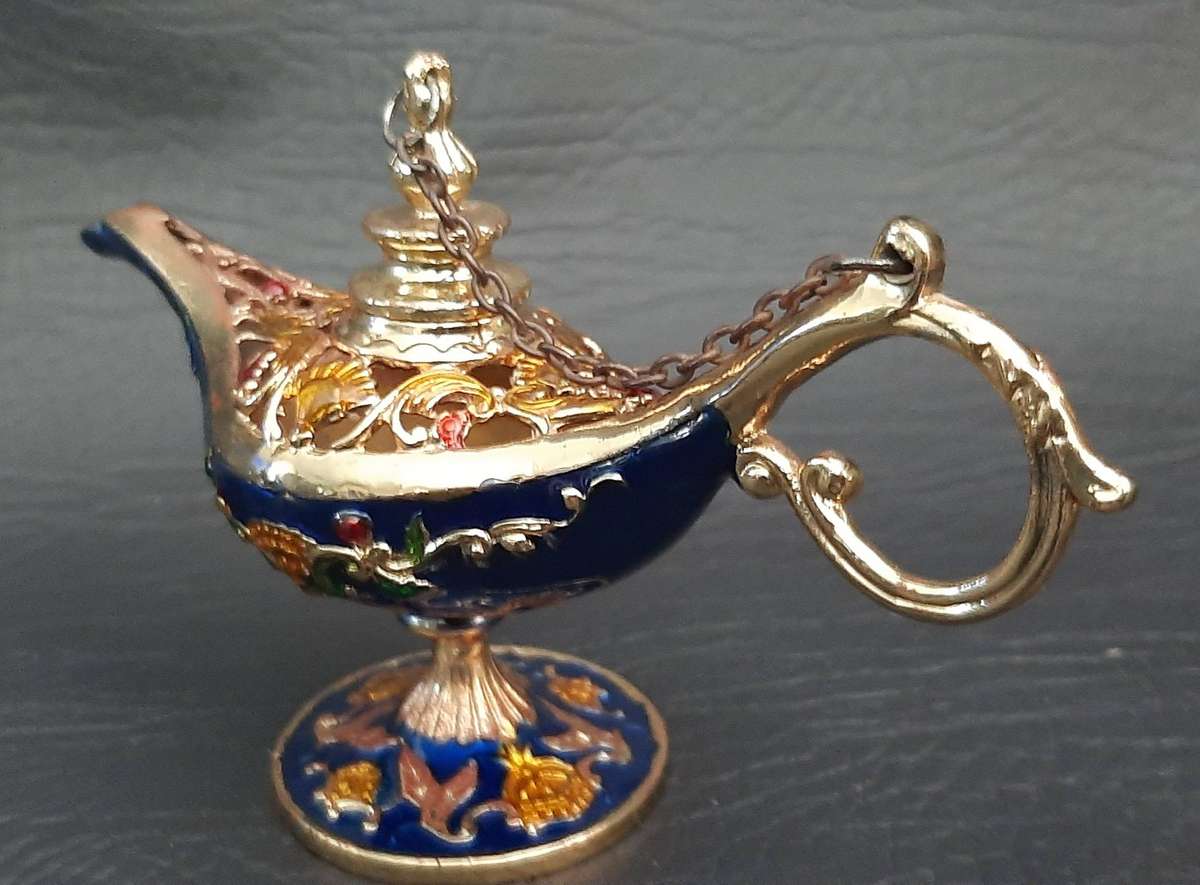 ORNATE BRASS ALLADIN'S LAMP  BLUE GILT & SEMI-PRECIOUS STONE INLAY