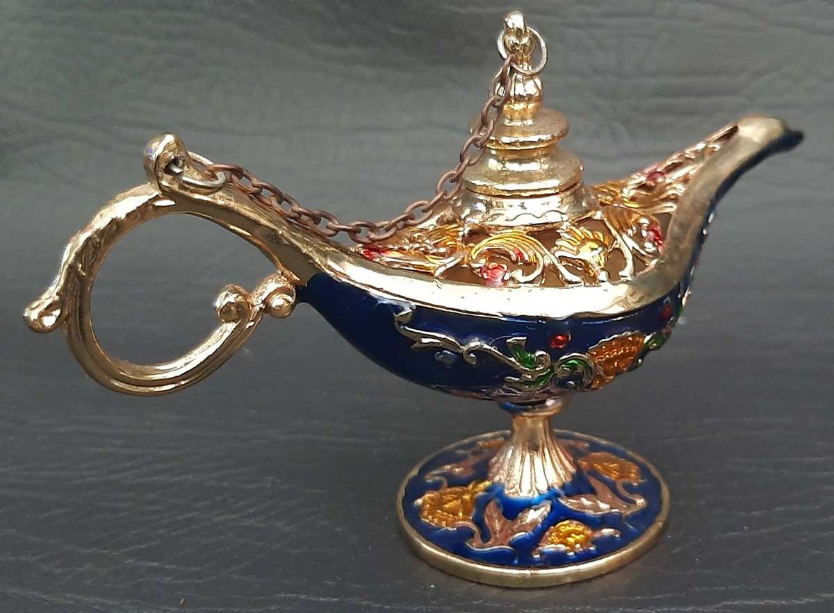 ORNATE BRASS ALLADIN'S LAMP  BLUE GILT & SEMI-PRECIOUS STONE INLAY