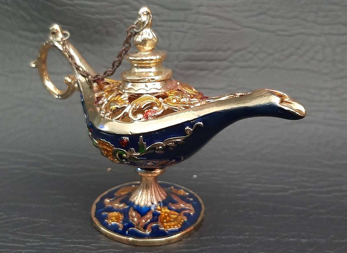 ORNATE BRASS ALLADIN'S LAMP  BLUE GILT & SEMI-PRECIOUS STONE INLAY