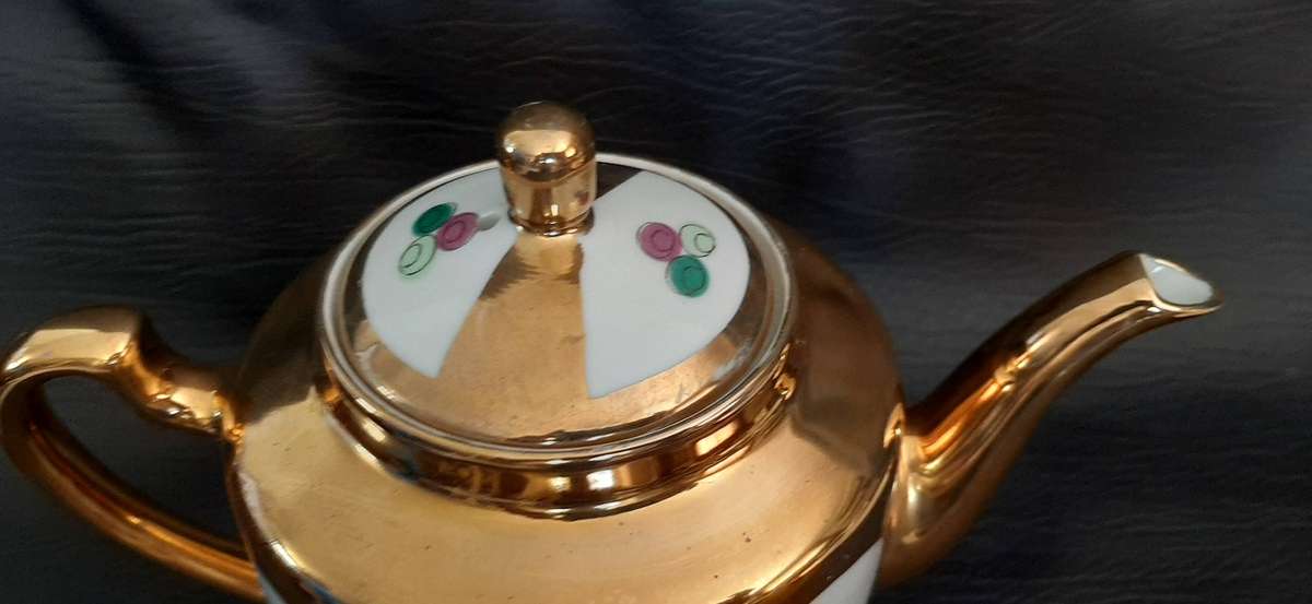 CEREMONIAL CHINESE DRAGON TEA SET  GOLD ACCENTS & SYMBOLIC POWER