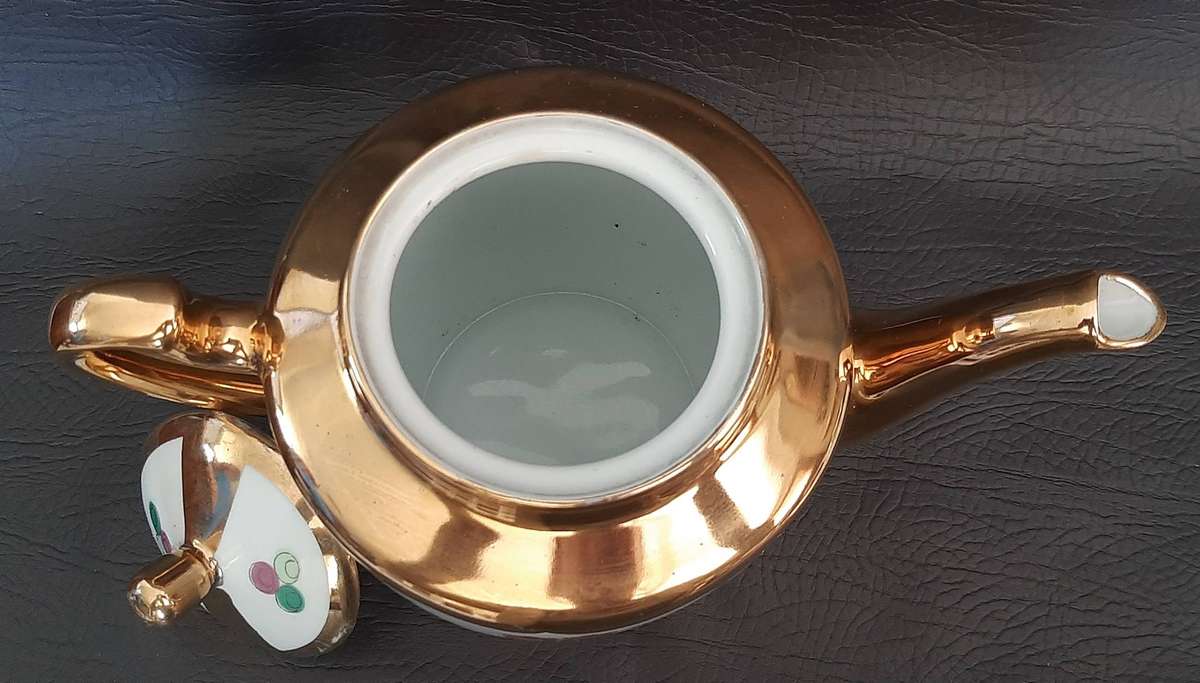 CEREMONIAL CHINESE DRAGON TEA SET  GOLD ACCENTS & SYMBOLIC POWER