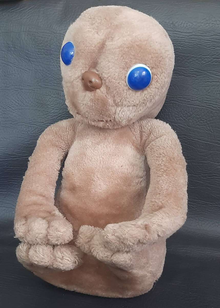 VINTAGE 1982 E.T. PLUSH TOY  30CM OF NOSTALGIA