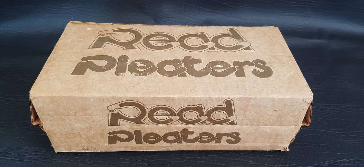 VINTAGE READ PLEATER  TEXTILE MASTERPIECE FOR SMOCKING & FABRIC ARTISTRY