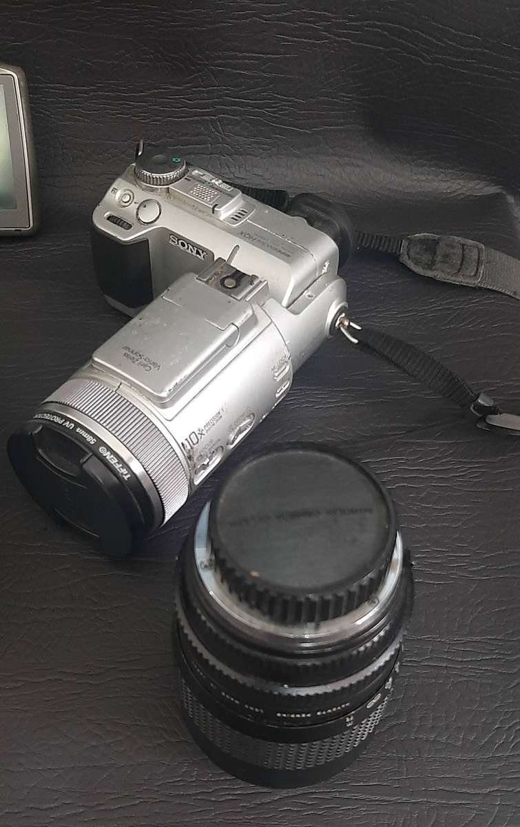 Vintage Tech Joblot: Cameras, Lenses & GPS Devices