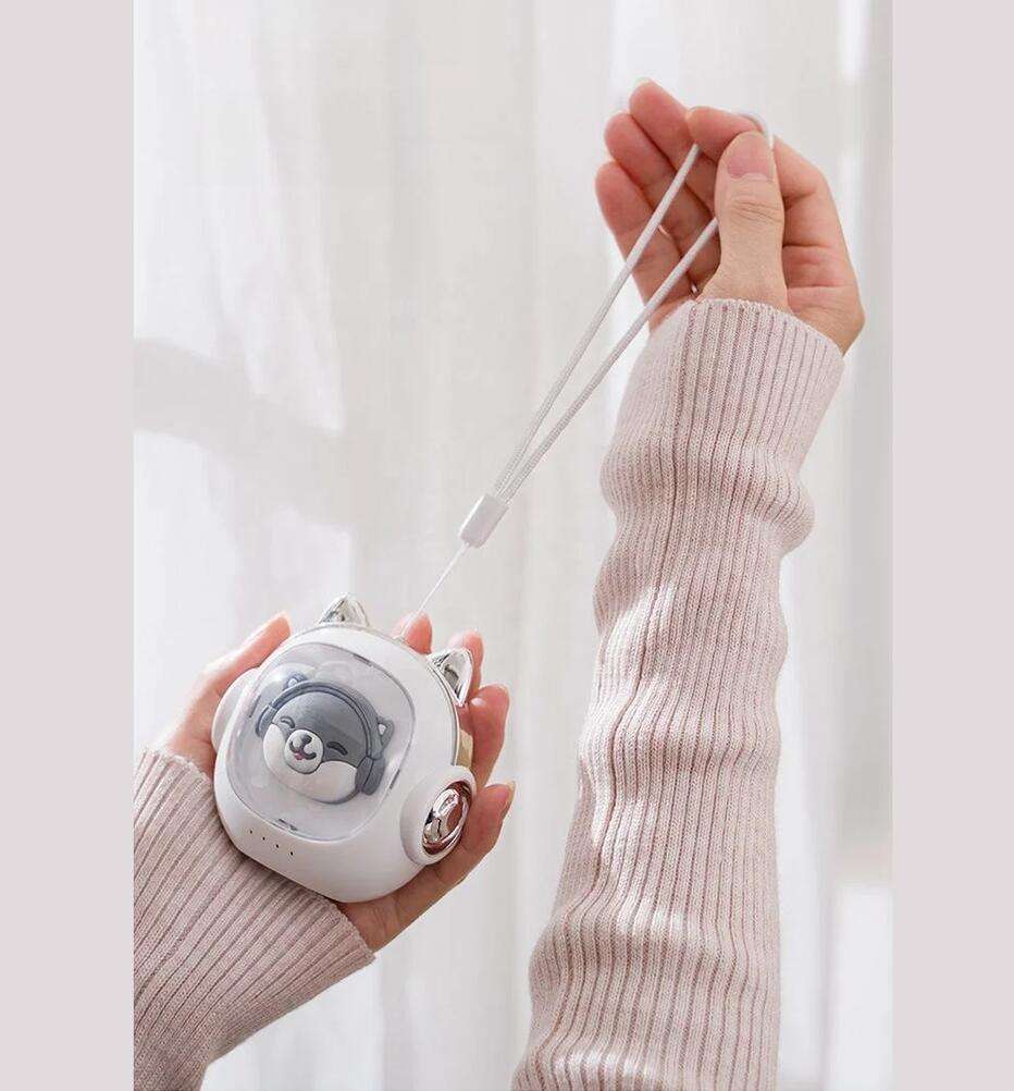 3 IN 1 - CUTE POWERBANK, NIGHTLIGHT AND HANDWARMER