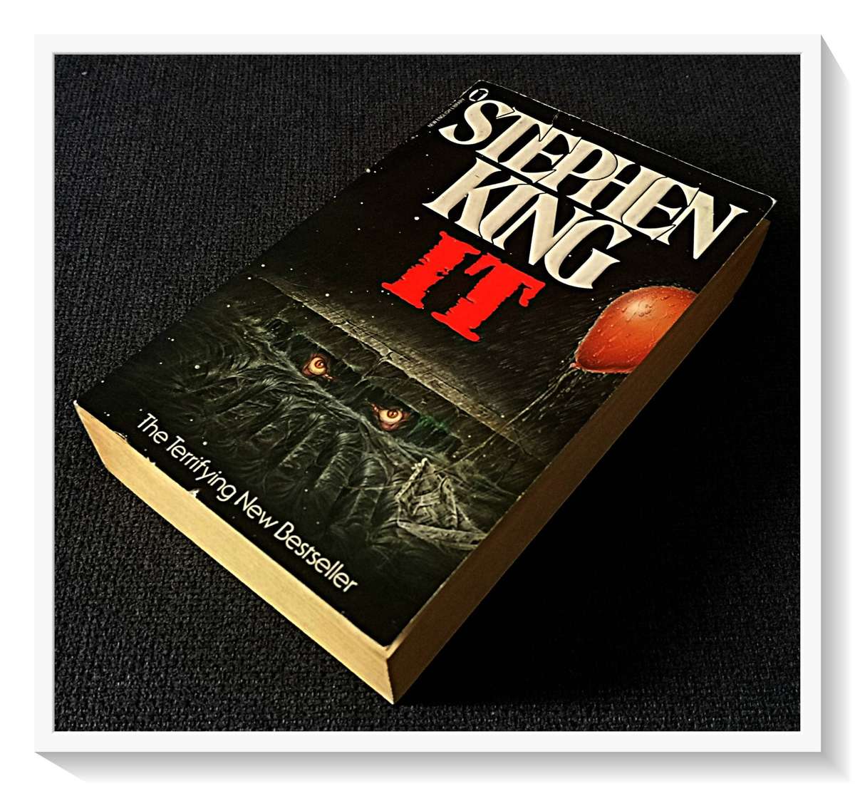 IT by Stephen King - a FUTURA Paperback - 1987 Rare Paperback - In Mint Condition
