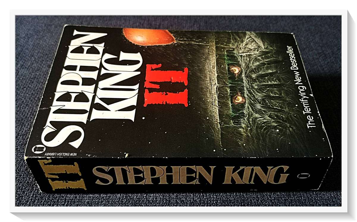 IT by Stephen King - a FUTURA Paperback - 1987 Rare Paperback - In Mint Condition