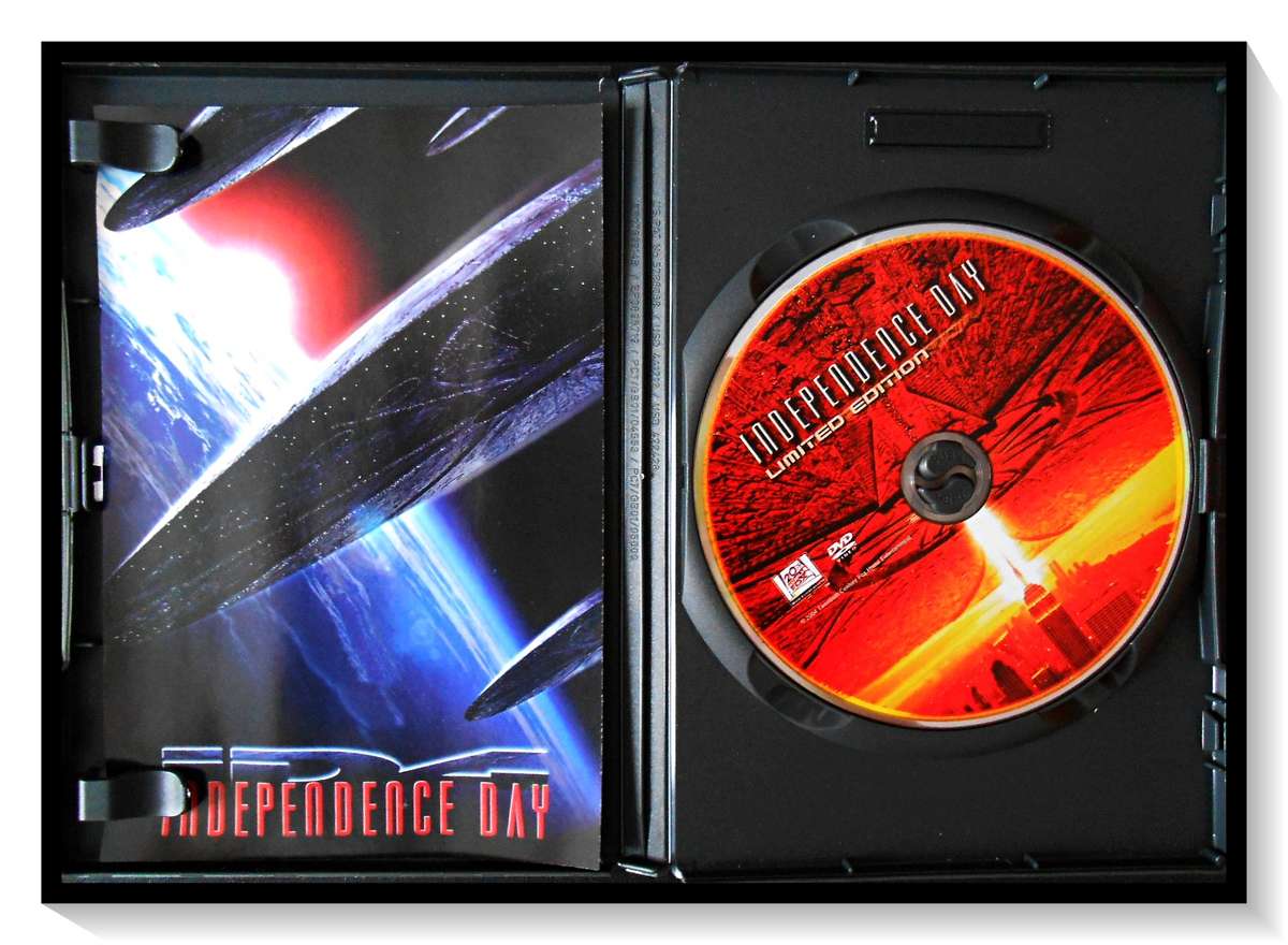 Independence Day - LIMITED EDITION - Bonus Features - DVD Disc & Casing Cover in A+ Condition.