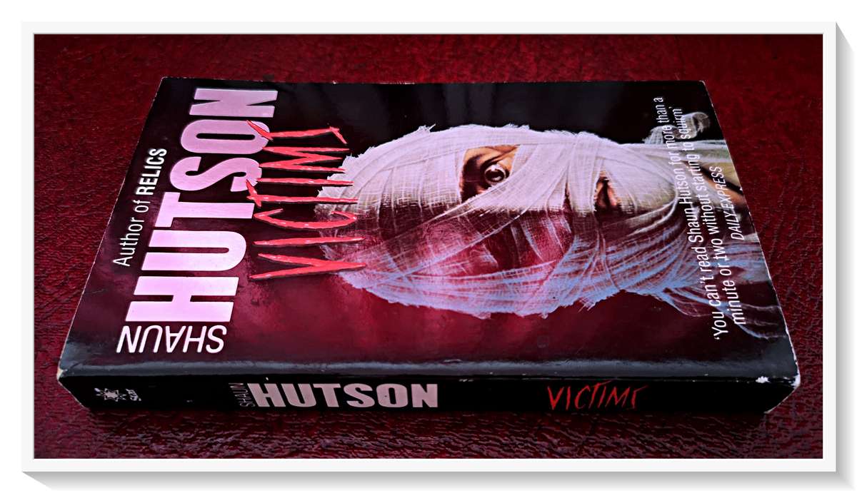 Shaun Hutson Victims 1988  Paperbacks from Hell - STAR BOOKS - Condition Very Good