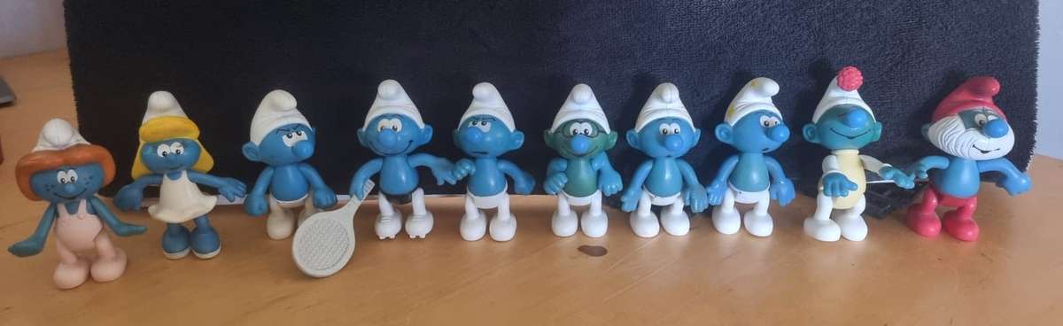 Lots of Smurfs