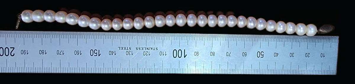 Genuine white Pearl Bracelet