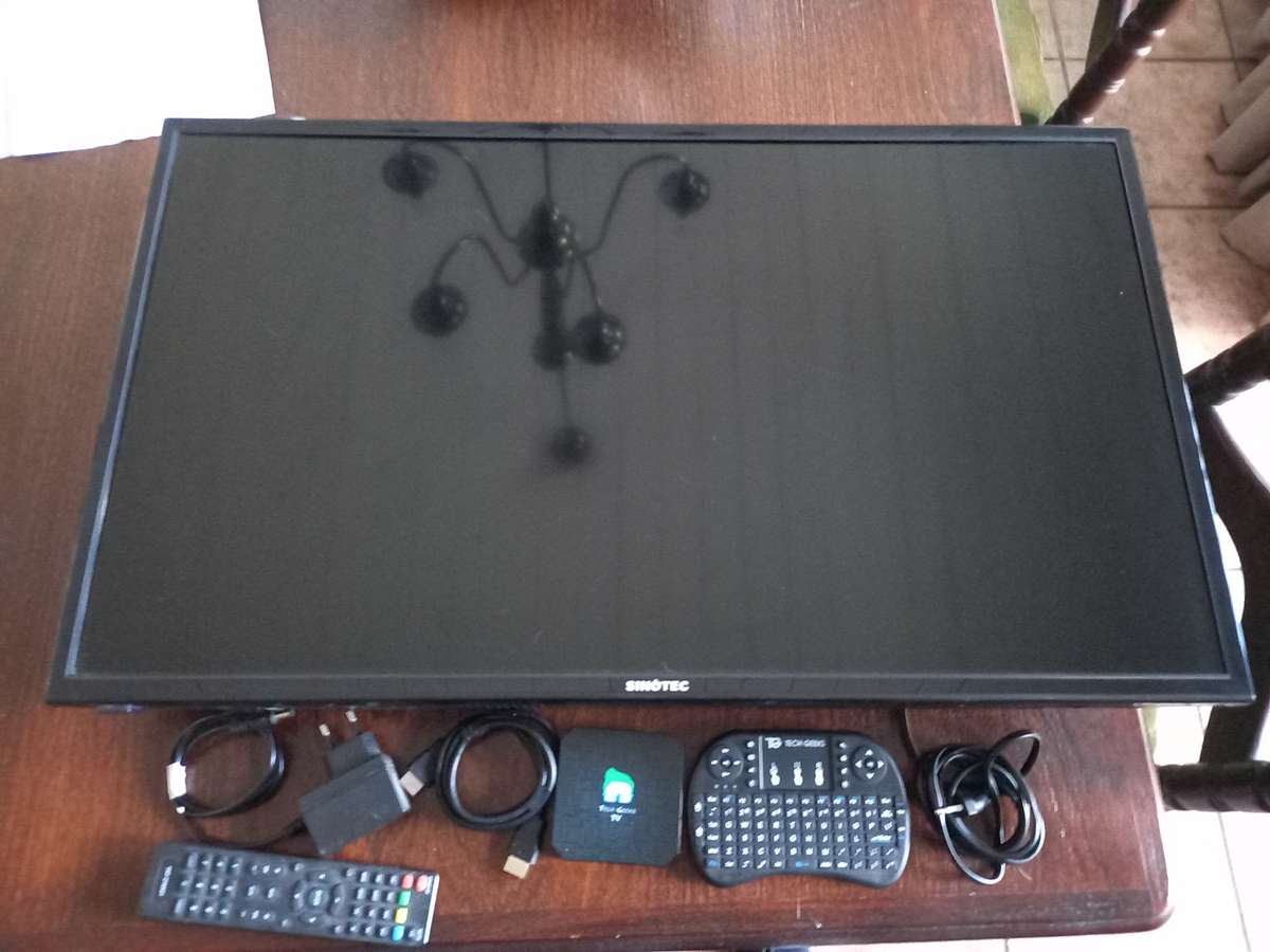 SINOTEC 32' LCD TV HD READY WITH ANDRIOD TV BOX
