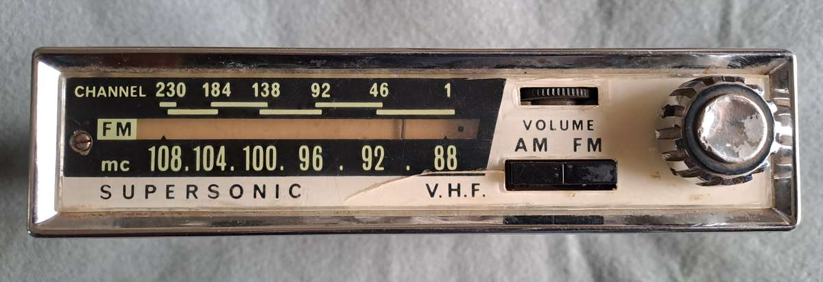 Vintage Rhodesian Supersonic Car Radio