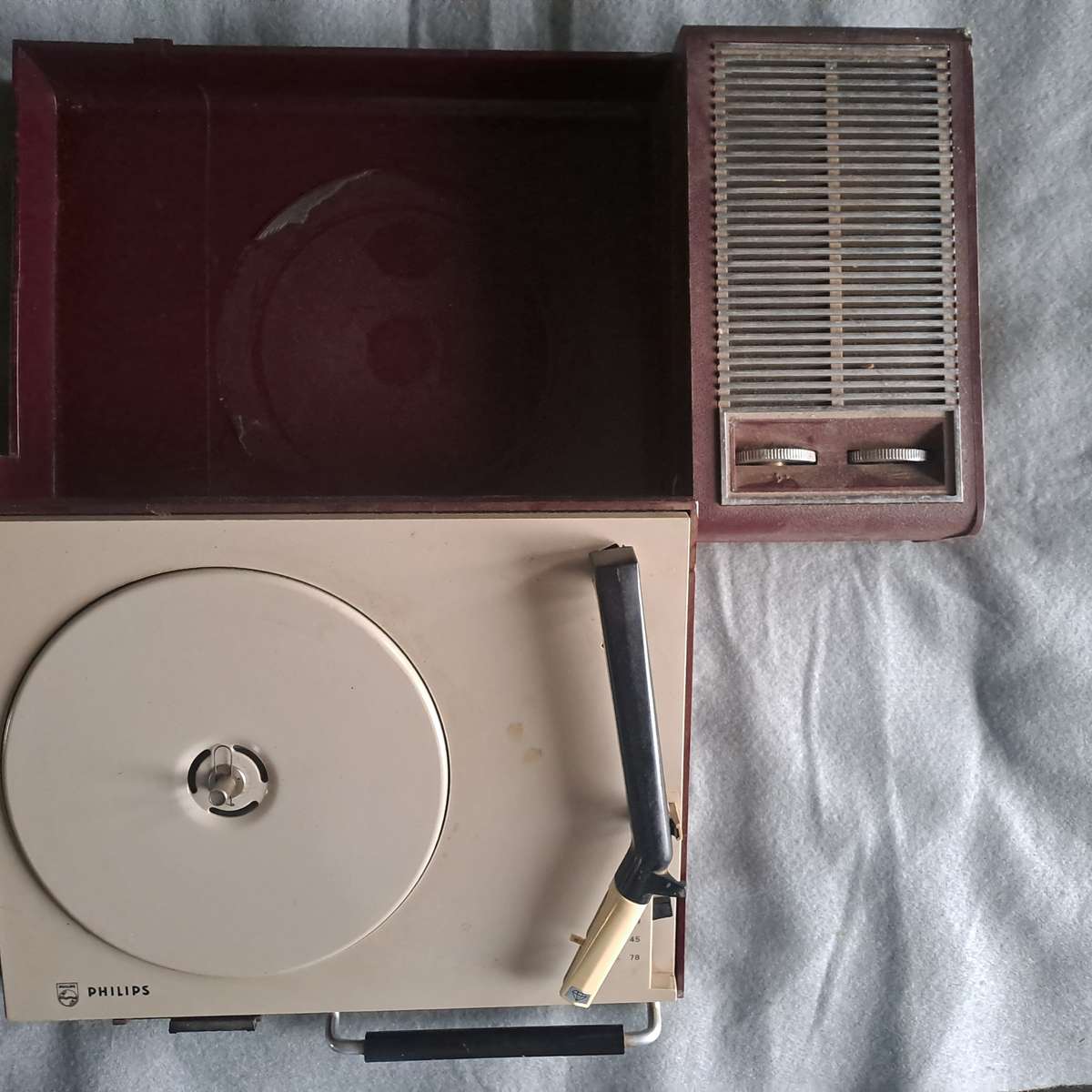 Vintage Portable Philips Record player.