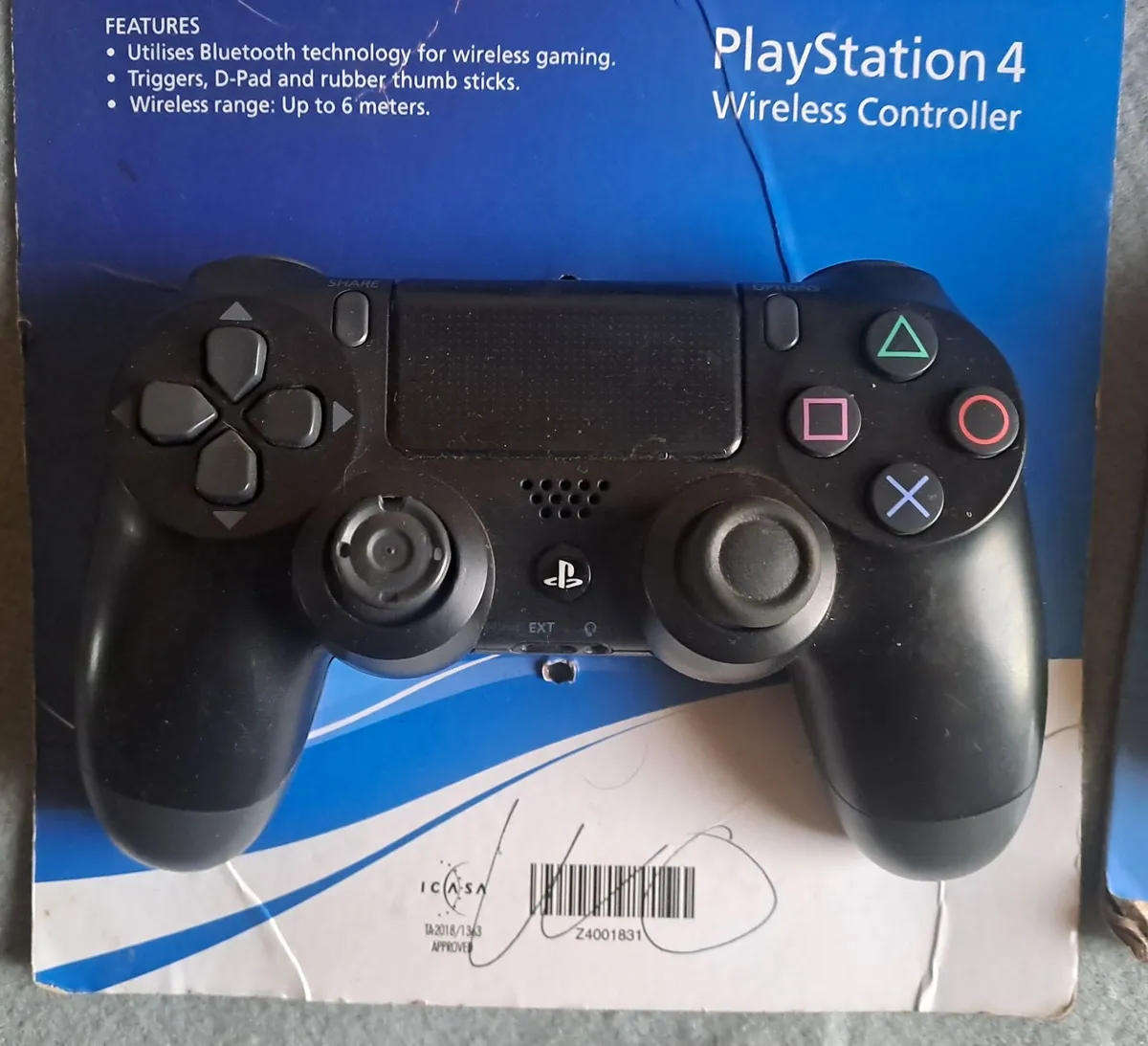 4x Sony Playstation 4 controllers.