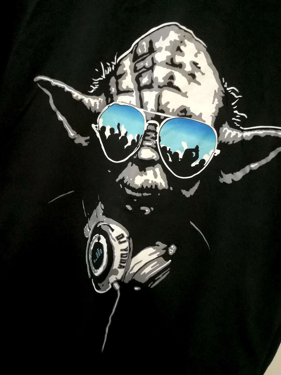 Men's STAR WARS "DJ Yoda" Graphic T-Shirt - XL