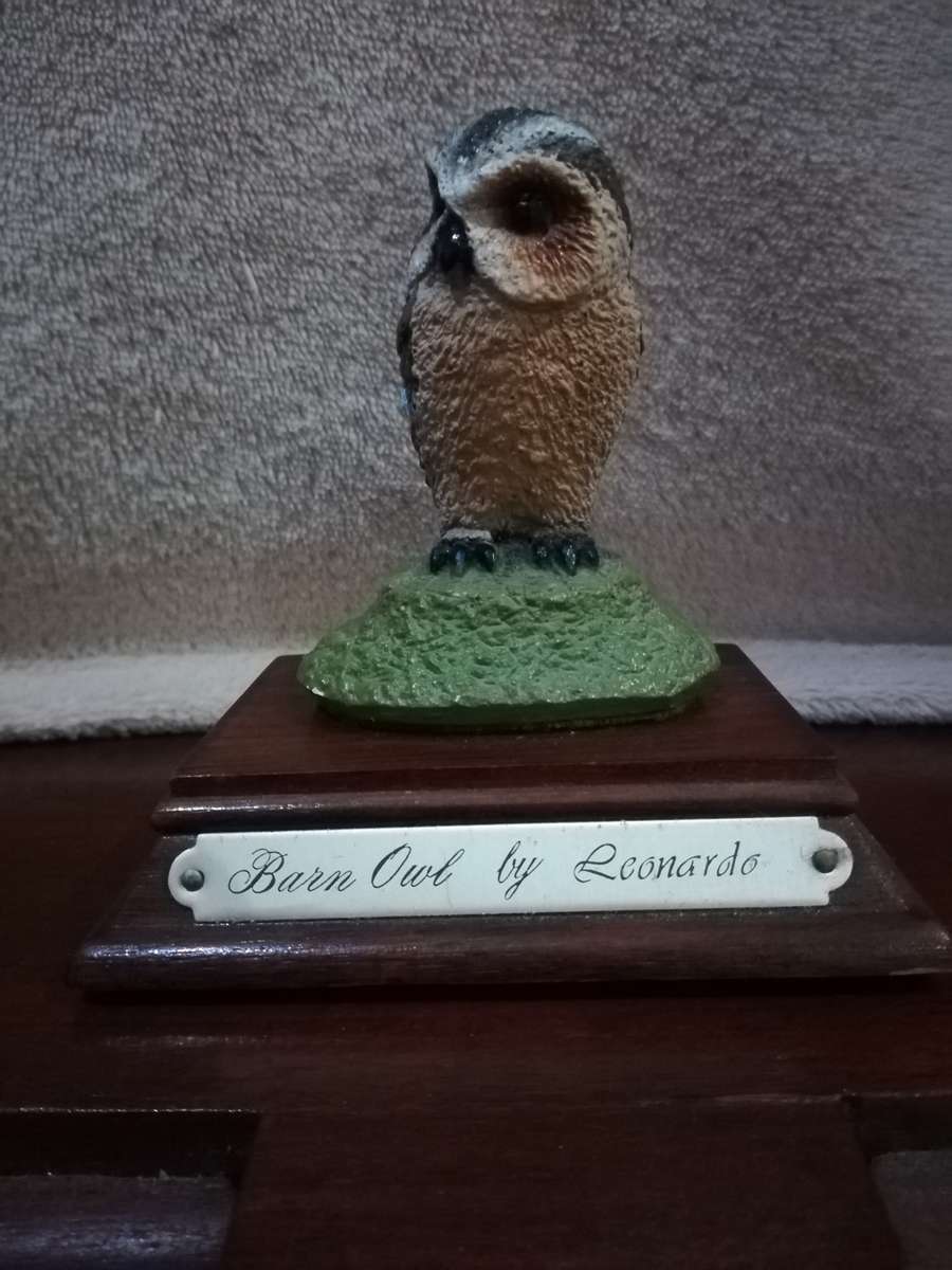Barn Owl by Leonardo, Beautiful ornamental owl for the collector.