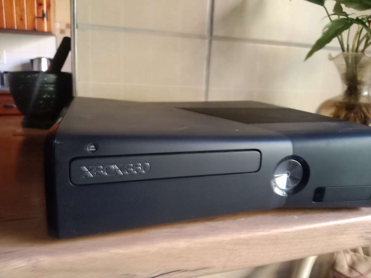 Xbox 360s for spares or repair Red dot