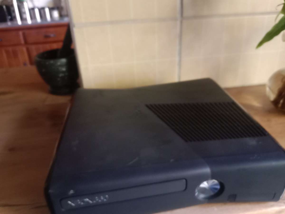Xbox 360s for spares or repair Red dot