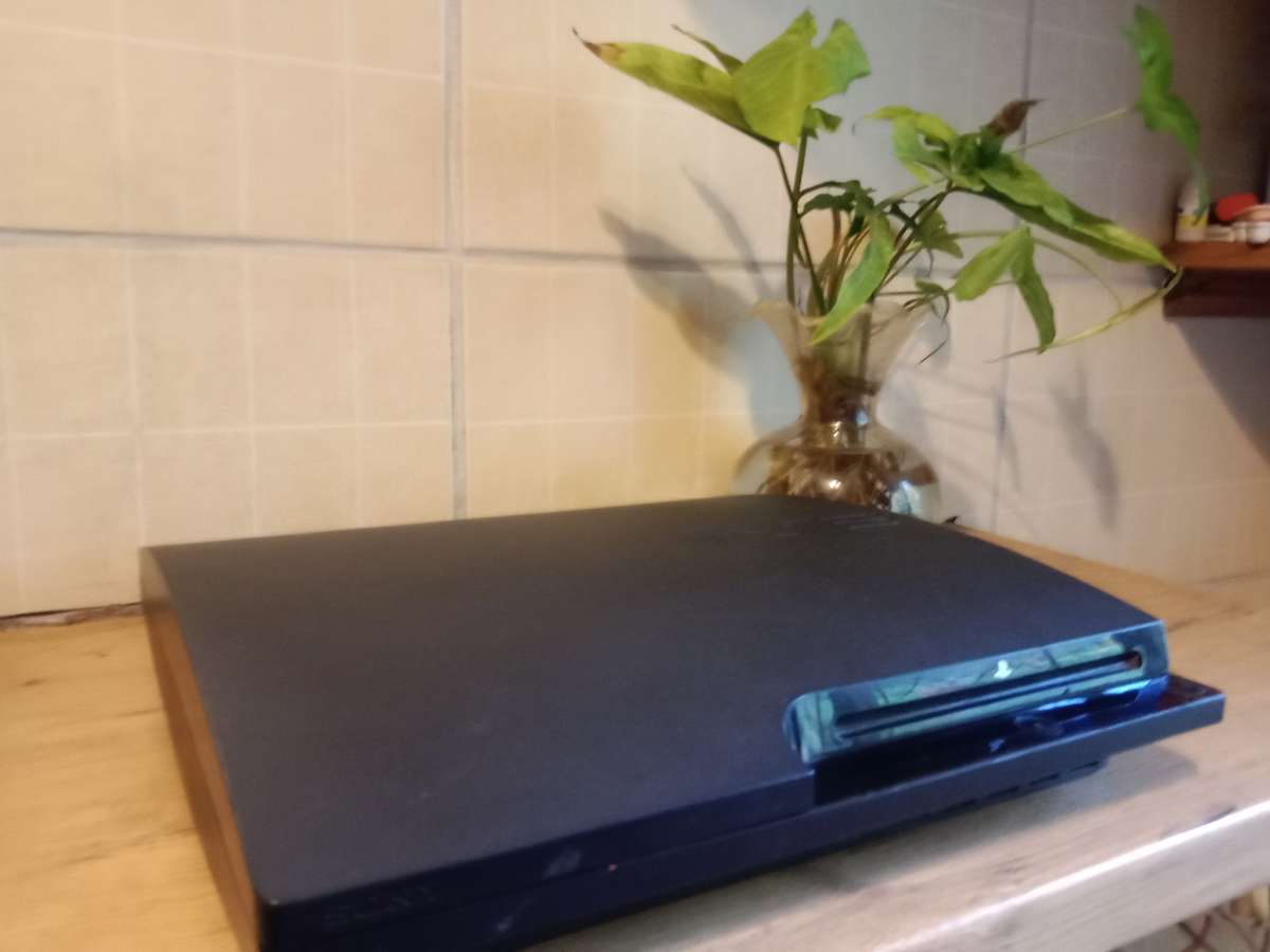 PS3 slim 320gb for parts/repair
