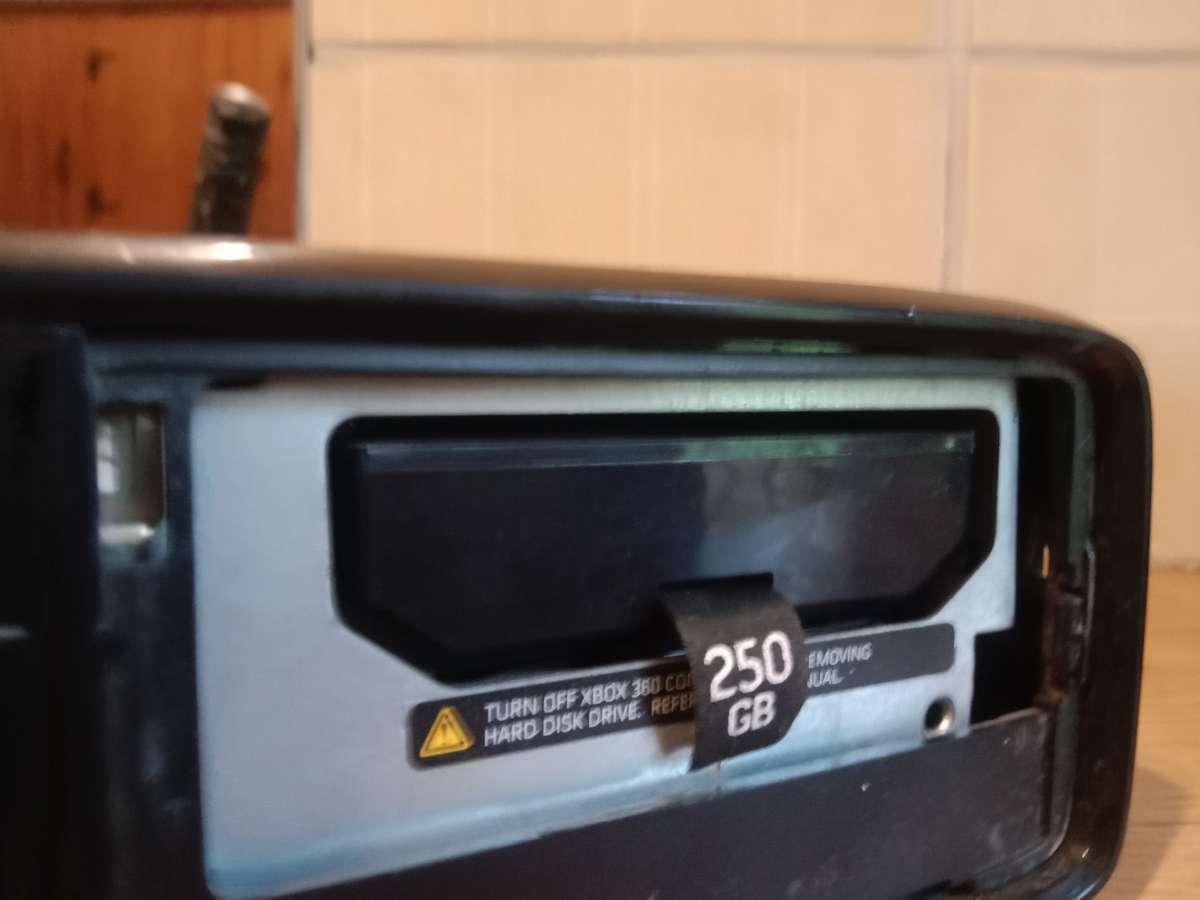 Xbox 360s 250gb bundle