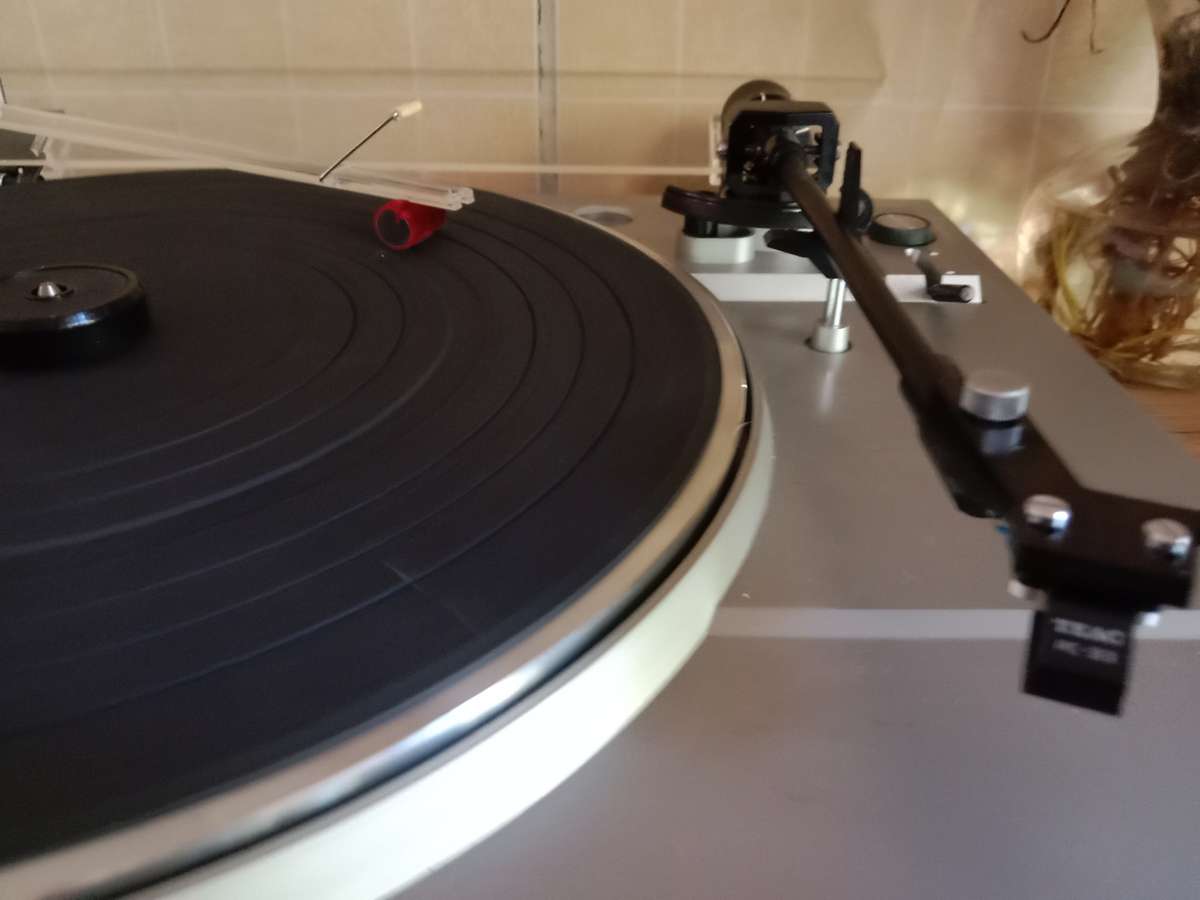 Teac P-313 vintage turntable