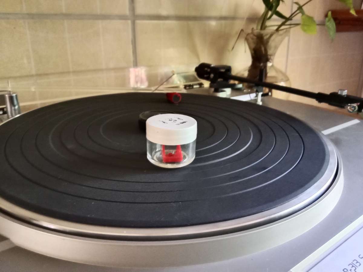 Teac P-313 vintage turntable