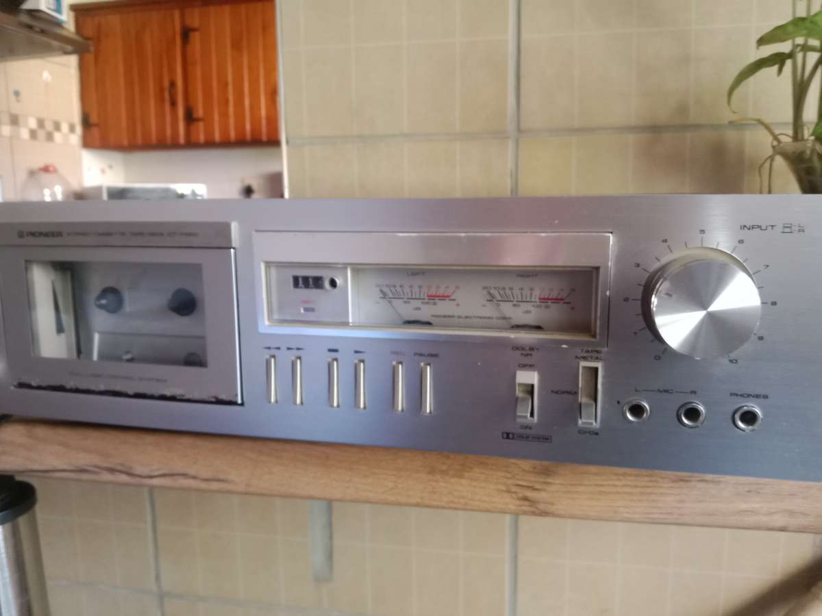 Vintage Pioneer cassette deck CT F550
