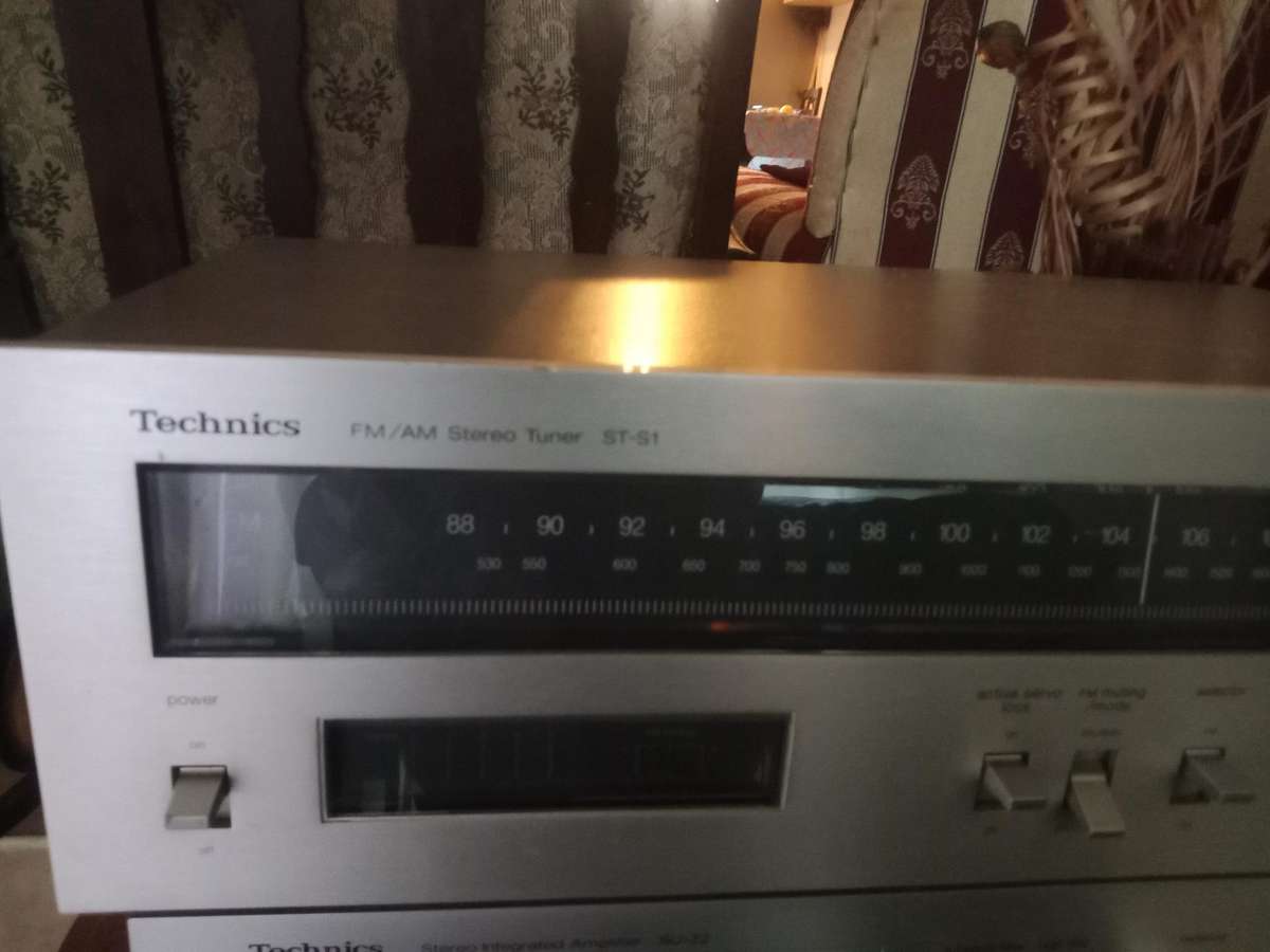 Technics vintage tuner ST -S1