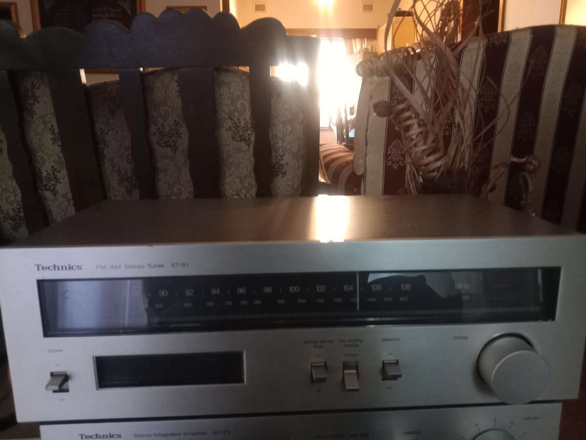 Technics vintage tuner ST -S1