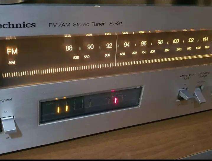 Technics vintage tuner ST -S1