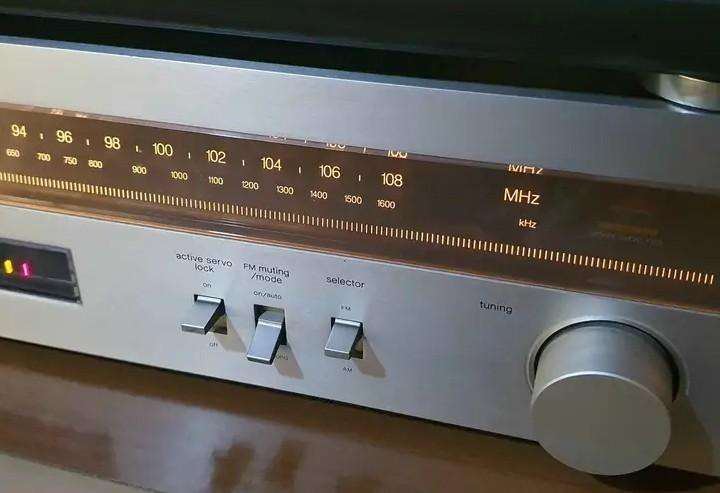 Technics vintage tuner ST -S1