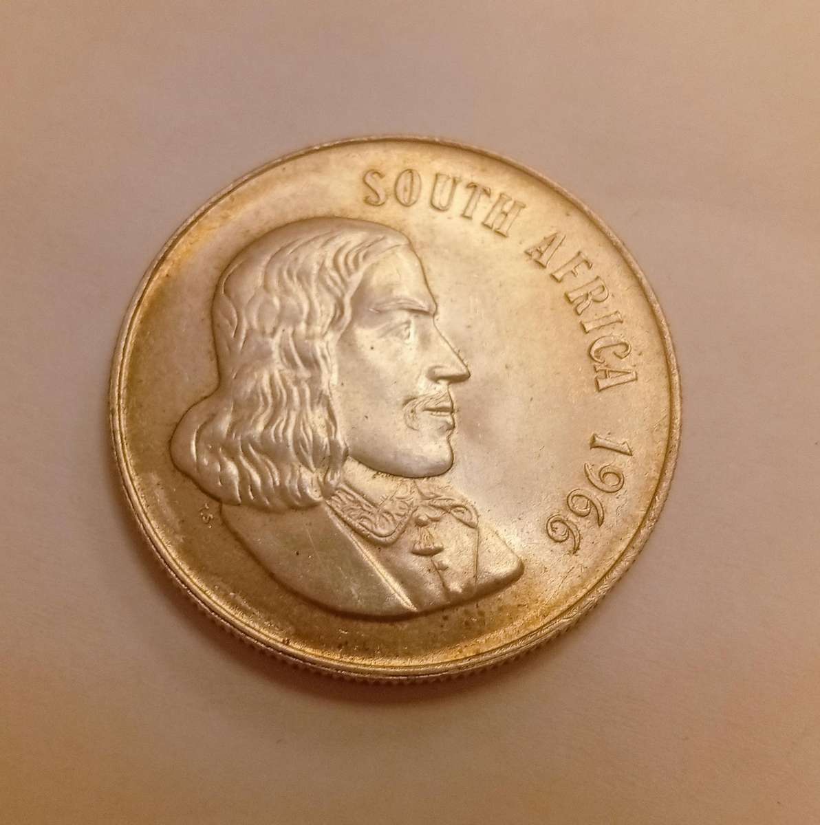 A high grade very clean rsa silver R1