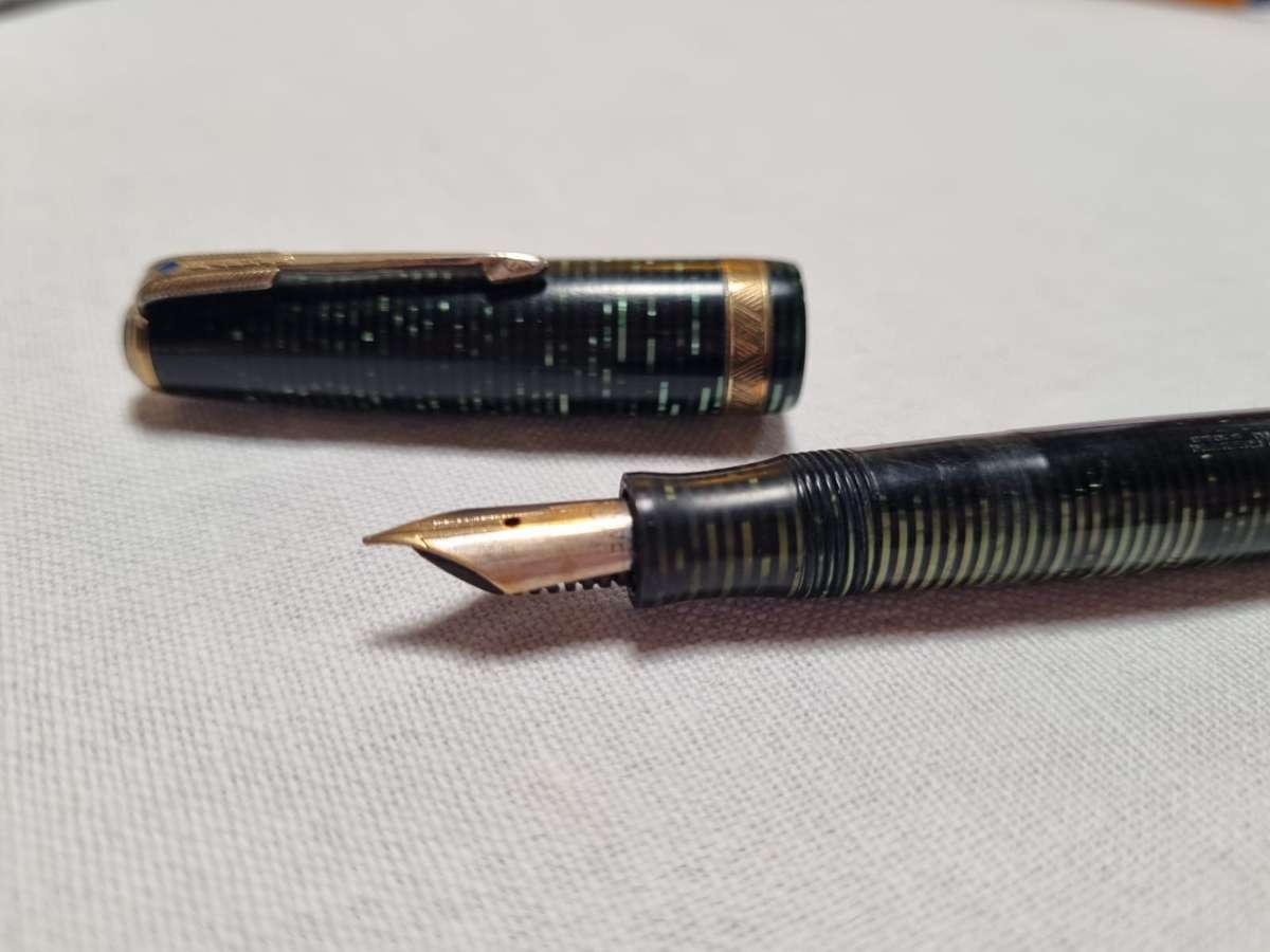 Parker Vacumatic Major Fountain Pen - 1944, Green Pearl