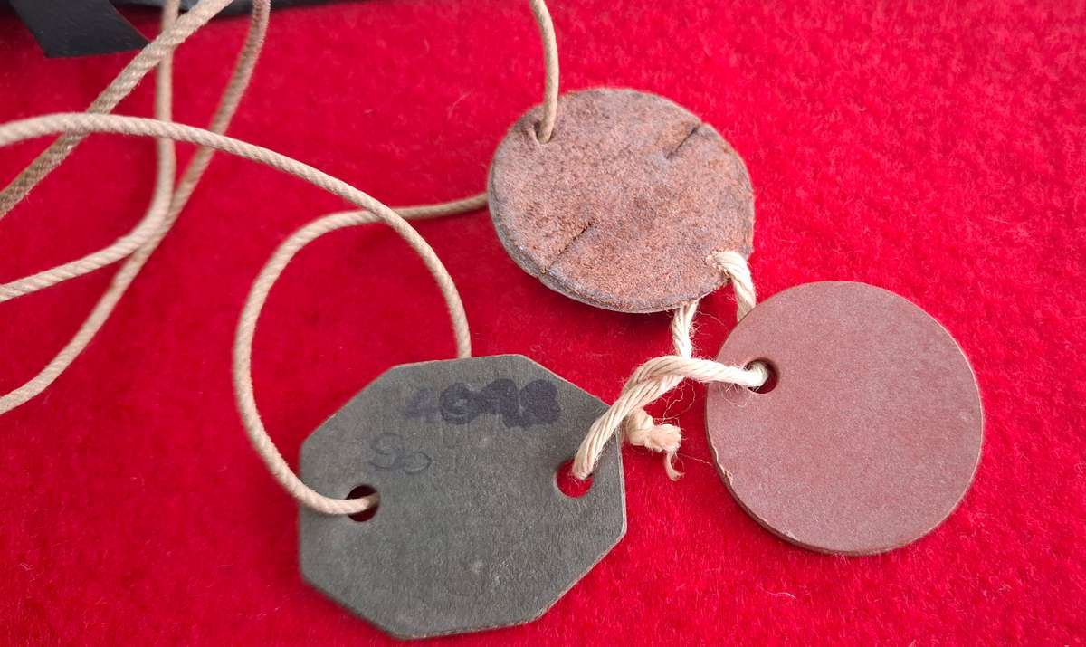 RHODESIAN ARMY  - WO2'S CERTIFICATE OF SERVICE + DOG TAGS  - READ BELOW    (8737)