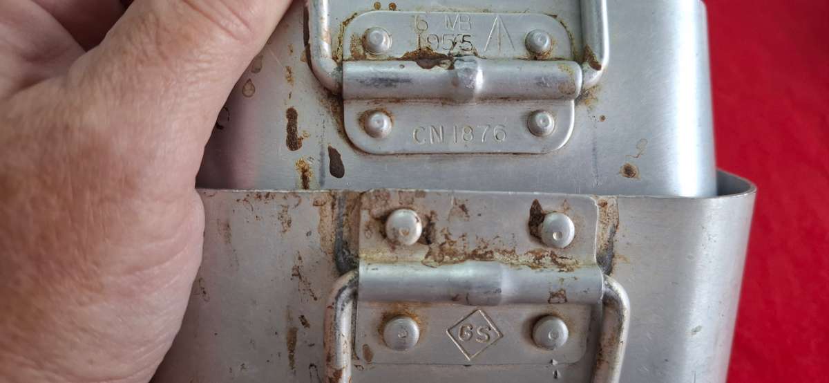 RHODESIAN ARMY - SET OF 2 MESS TINS       (8742)