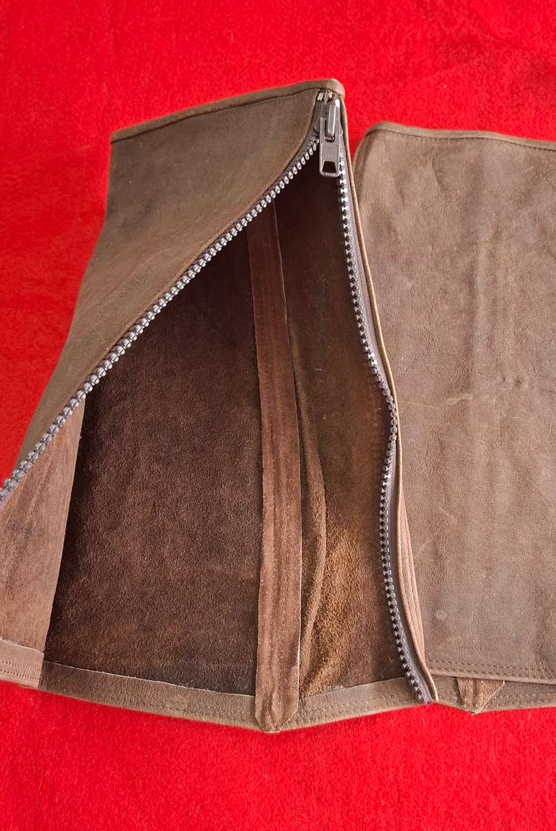 RHODESIAN ARMY - PRIVATELY MADE LEATHER ANKLETS  FOR A  4RR TRACKER   (8748)