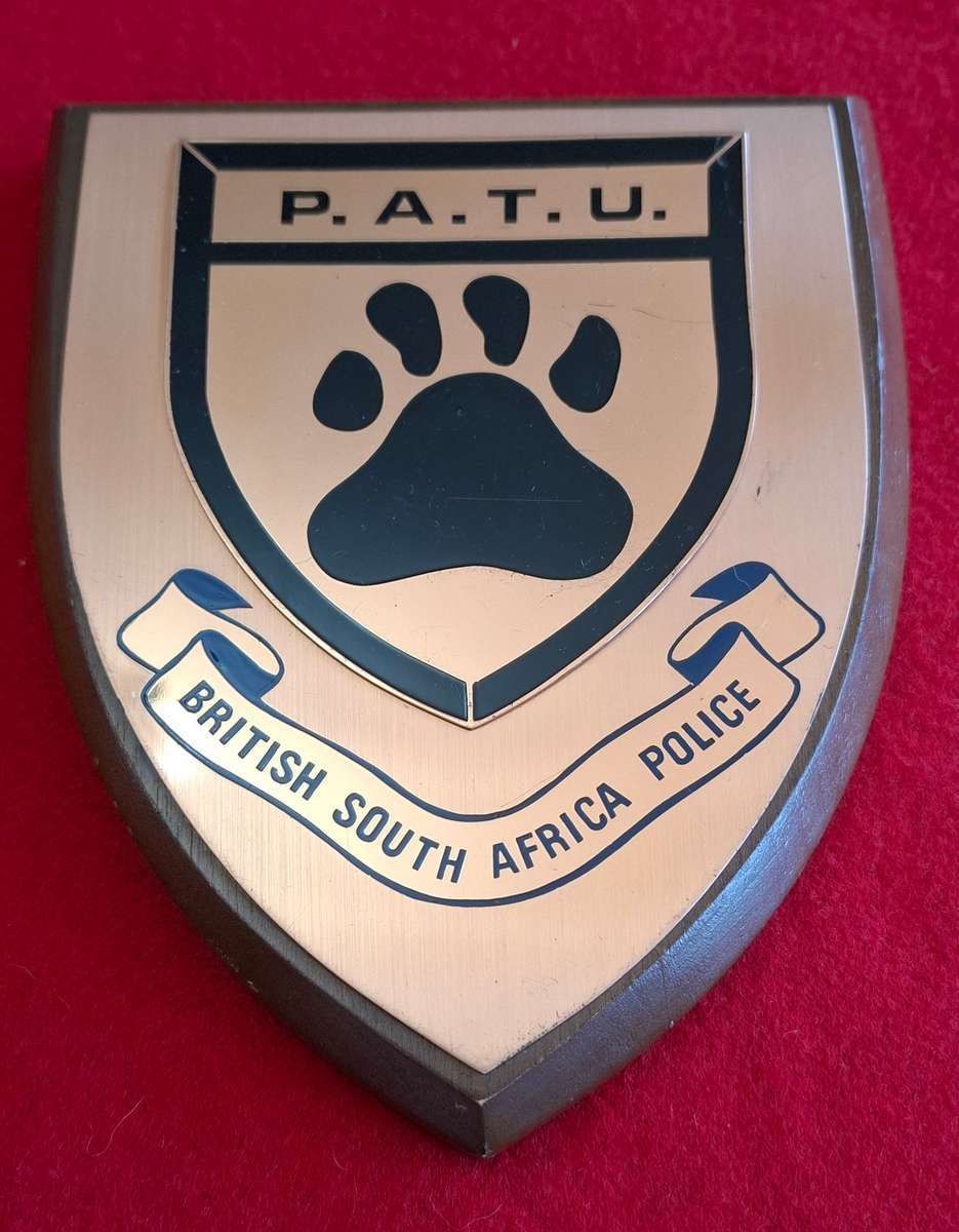 RHODESIA BSAP - PATU PLAQUE (POLICE ANTI- TERRORIST UNIT)                (8807)