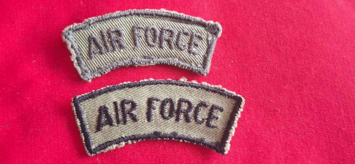 RHODESIA AIR FORCE - PAIR SHOULDER TITLES COMBAT DRESS            (8848)