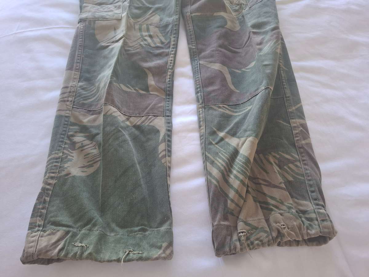 RHODESIAN ARMY CAMMO TROUSERS - HAS WASTE CLIPS + ELASTICATED ANKLES  - LARGE     (8858)